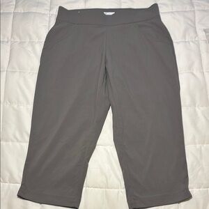 Columbia All Seasons City Gray
Capris Casual Pants